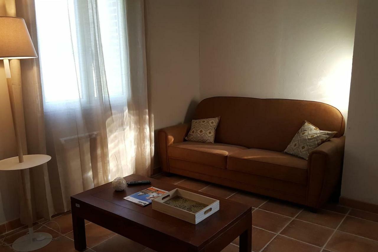 Logement Avec Piscine, Classe 3 Etoiles, De 42 M2 Tout Confort Au Calme Pour Un Couple Cahuzac-sur-Vere ภายนอก รูปภาพ